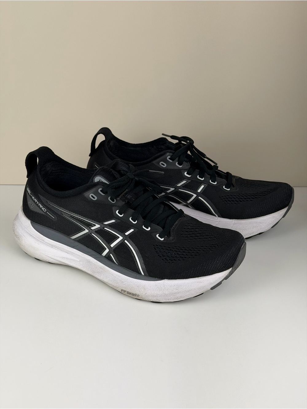 ASICS Gel Kayano 31 Men’s Running Shoes Black White Athletic Sneakers Size 8